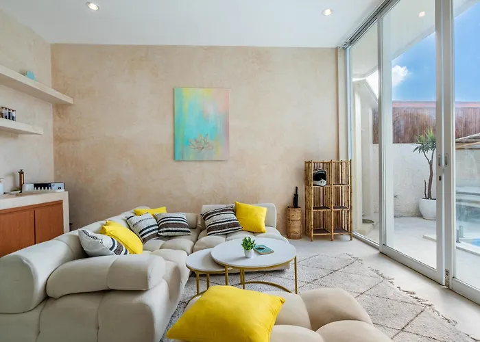 Luxury 3bdr With Private Pool Vakantiehuis Canggu