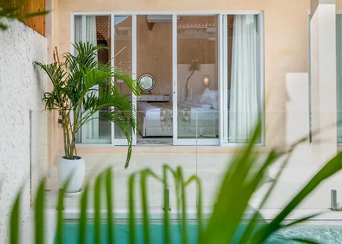 Luxury 3bdr With Private Pool *